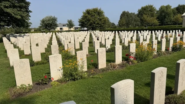 Bayeux War Cemetary Graves 2