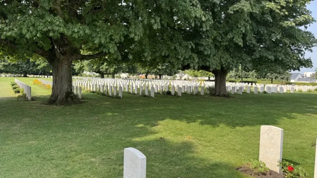 Bayeux War Cemetary Graves