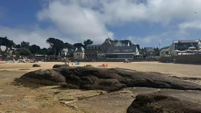 Plage de Saint Guirec