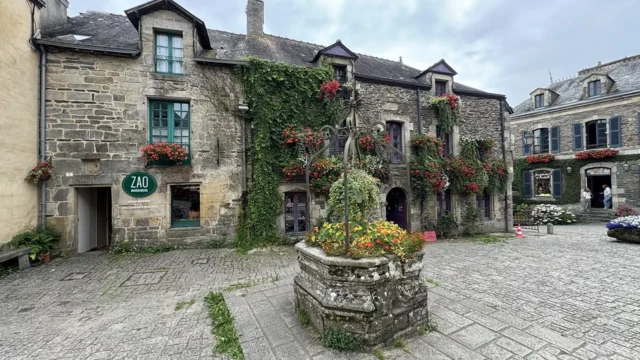 Rochefort en Terre Town